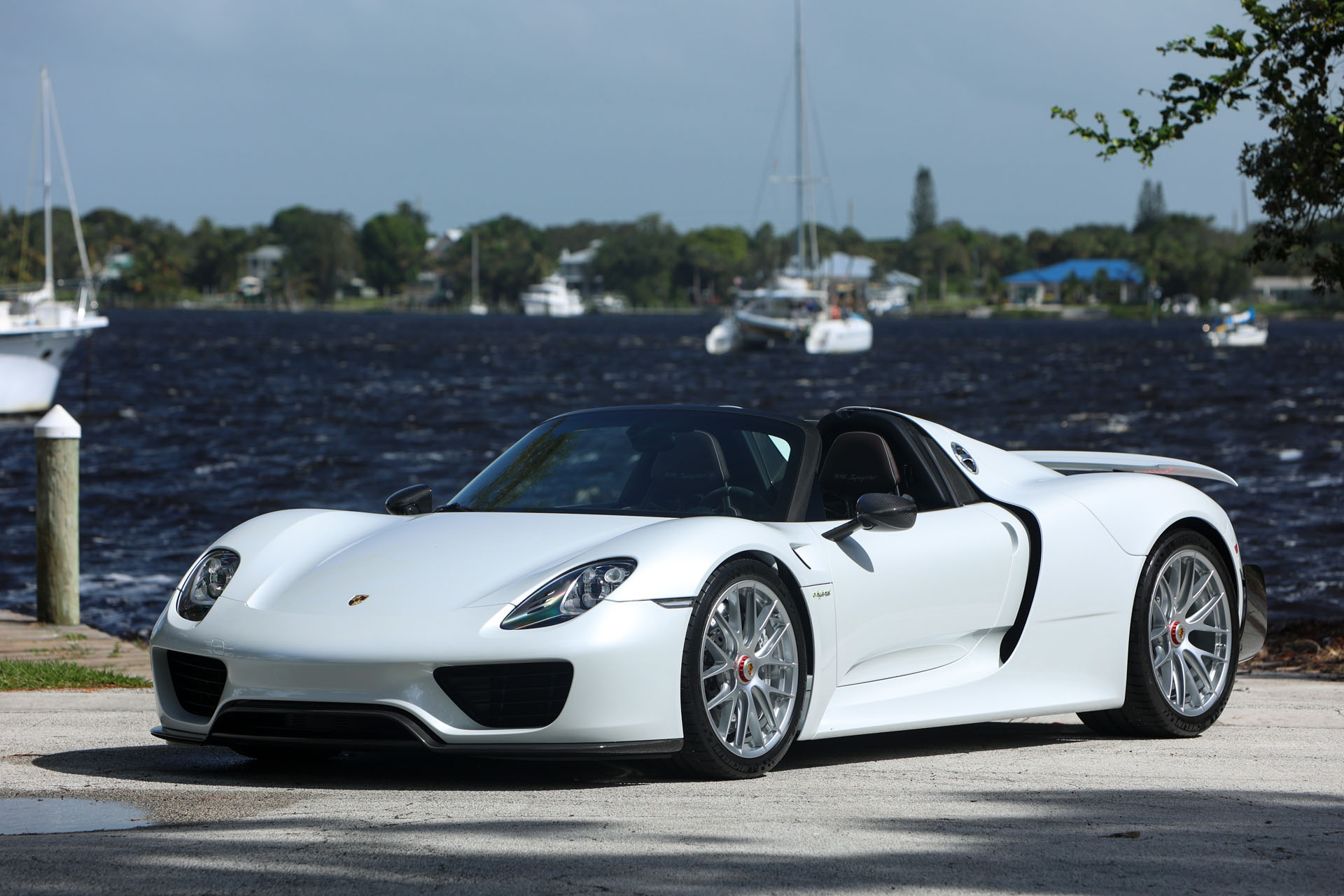 2015 Porsche 918 Spyder Weissach