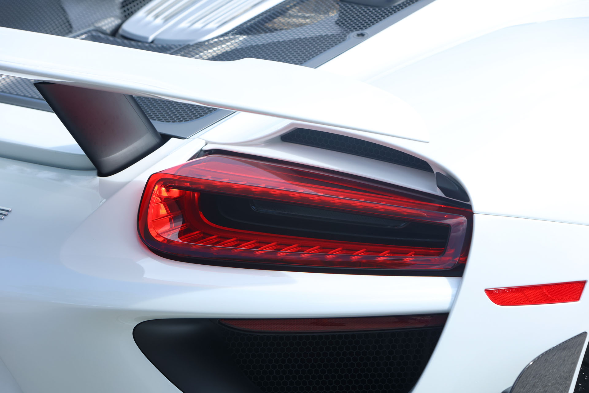 2015 Porsche 918 Spyder Weissach