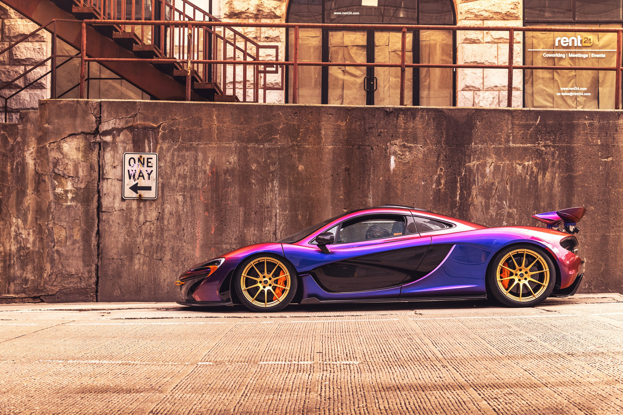2015 McLaren P1