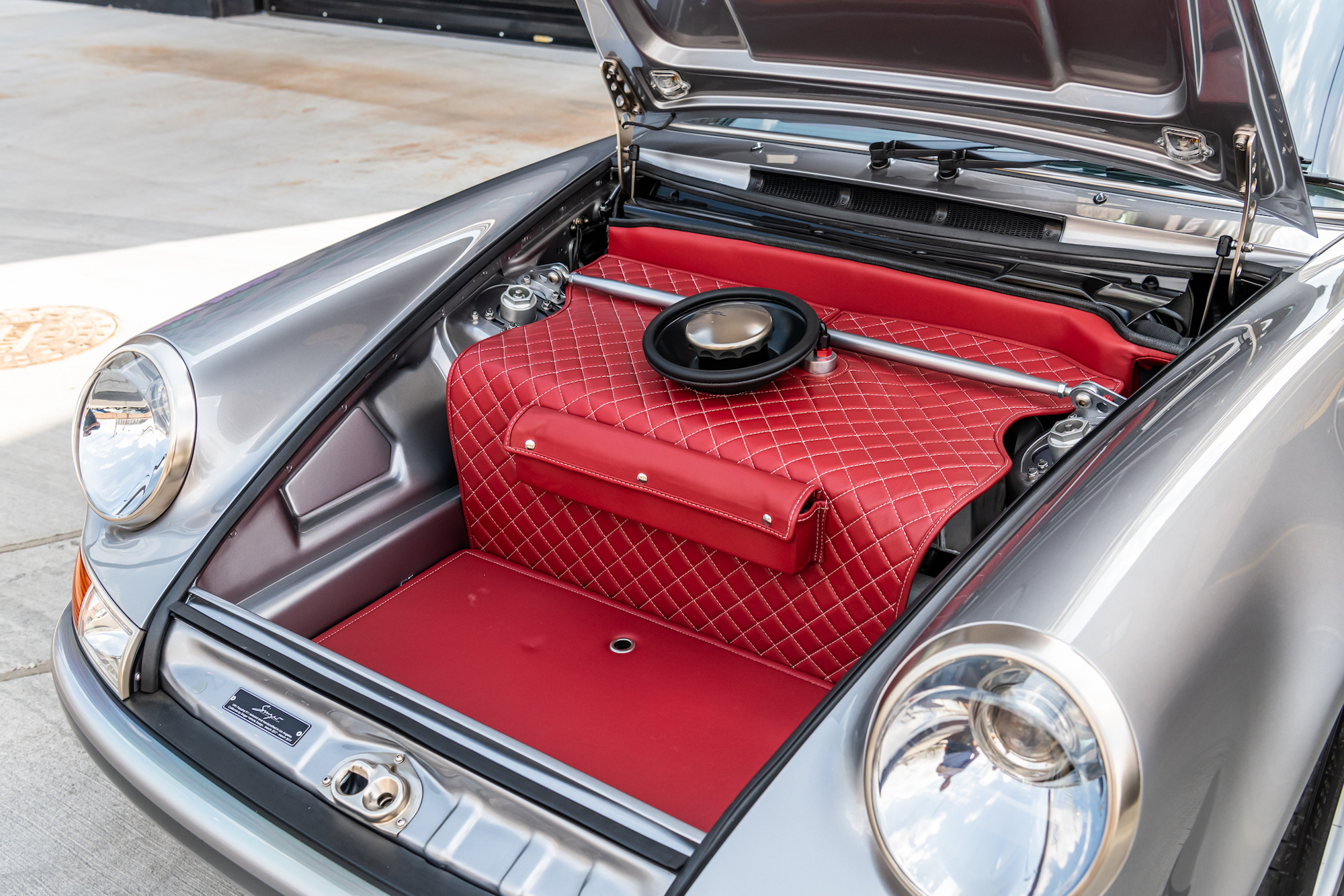 100+ Impossibly Beautiful Singer Porsche Interiors