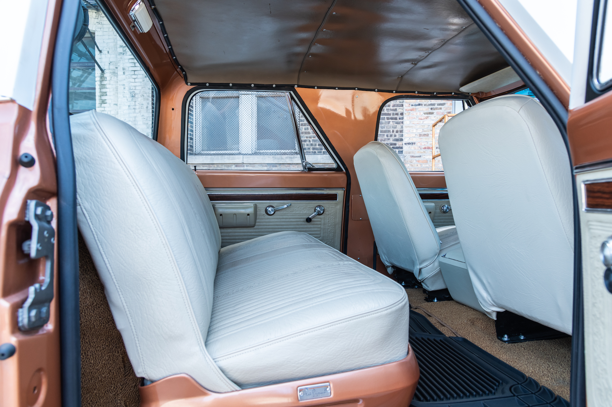 1970 GMC K2500 Sierra Grande Custom 4-Speed Crew Cab Conversion