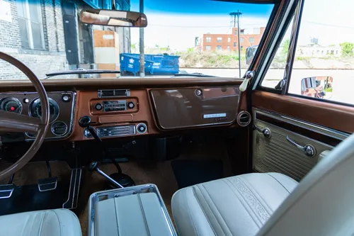 1970 GMC K2500 Sierra Grande Custom 4-Speed Crew Cab Conversion