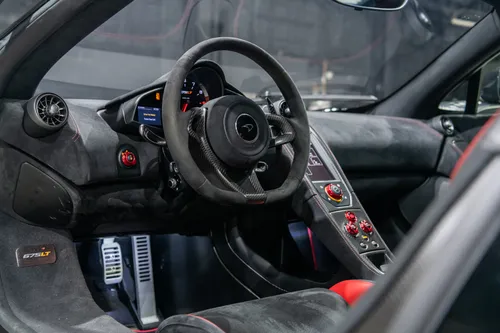 2016 McLaren 675LT