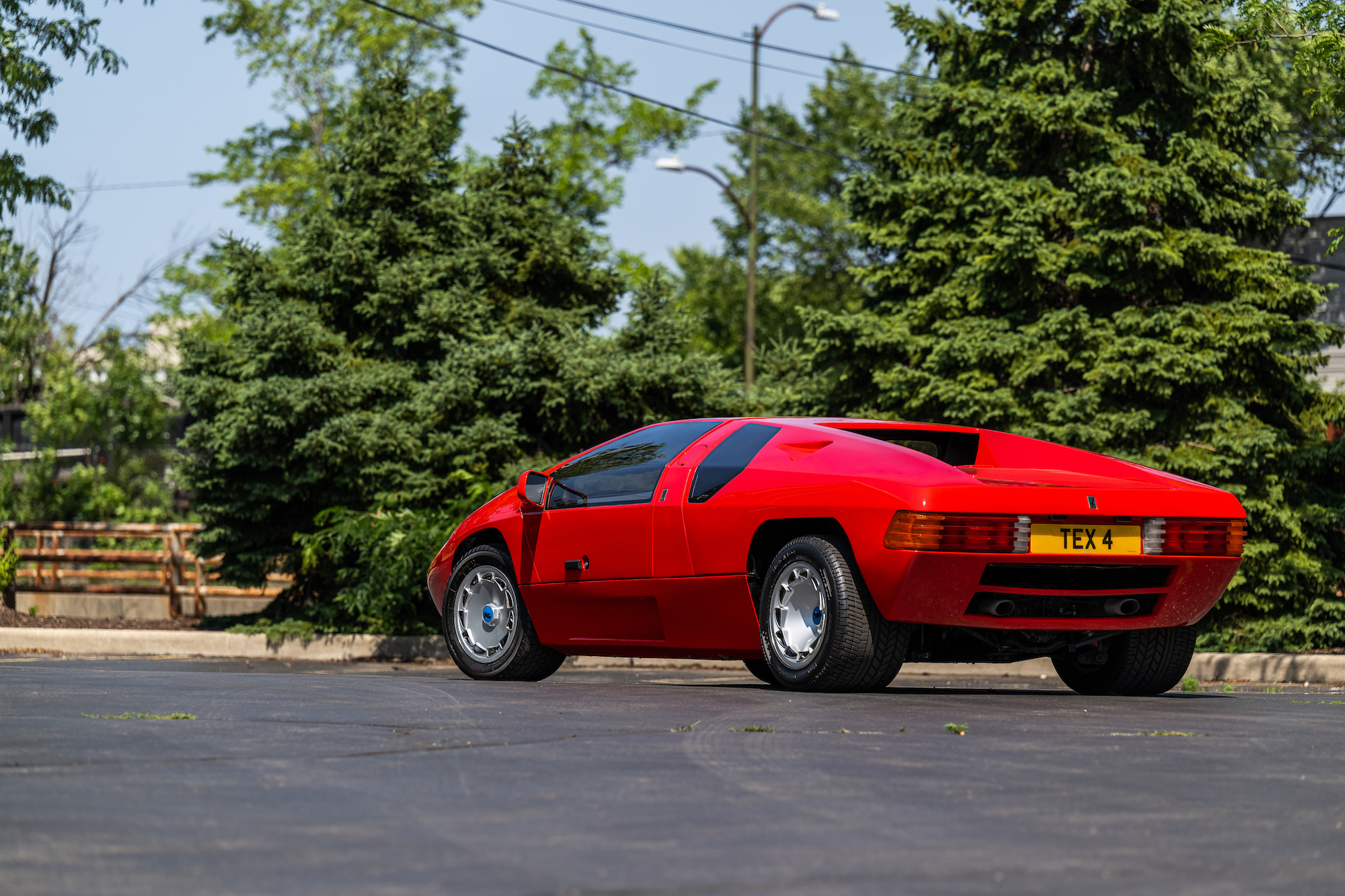 1991 Isdera Imperator 108i