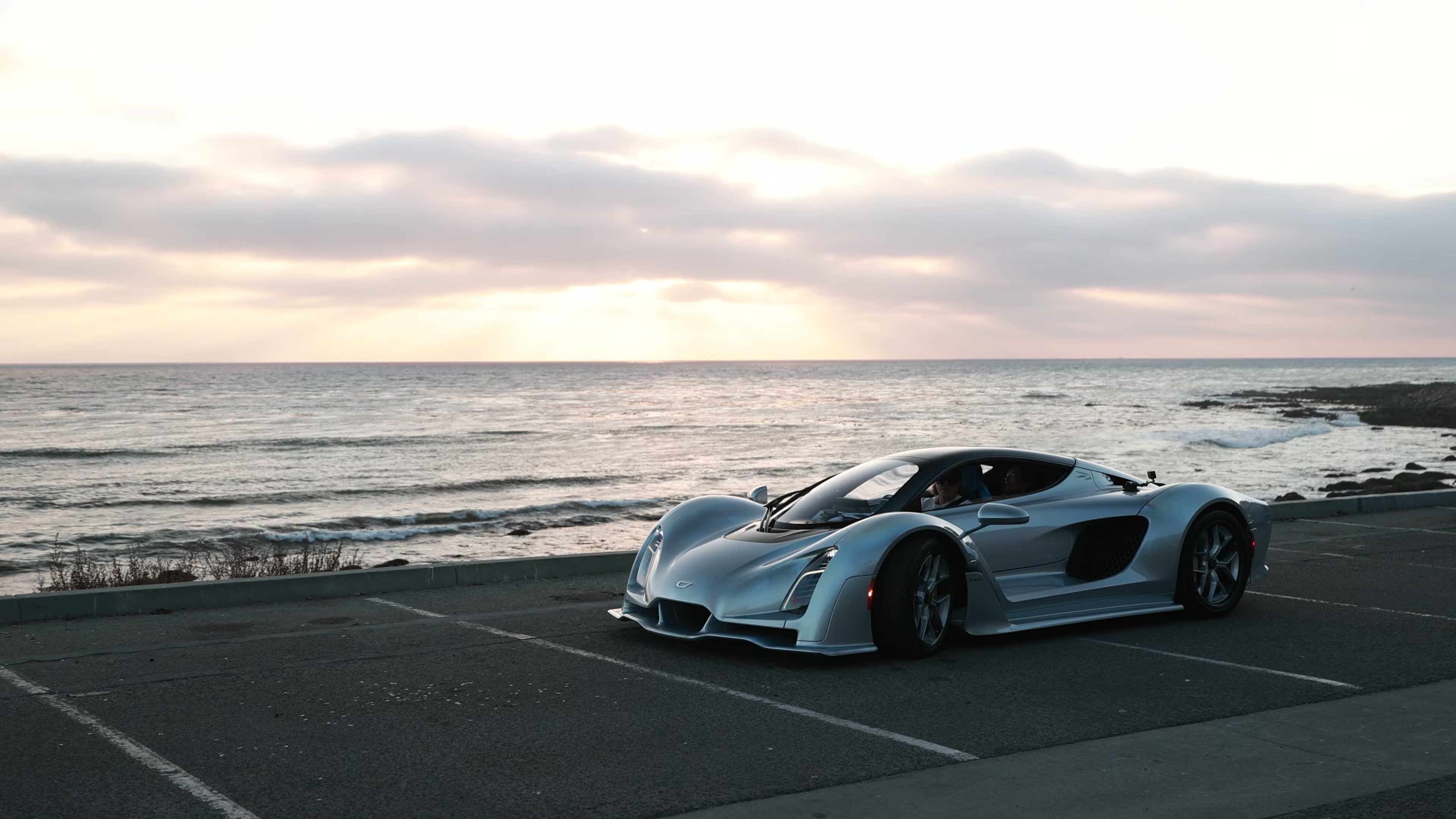 Inside the Future: Larry Chen Meets the 3D‑Printed Czinger 21C